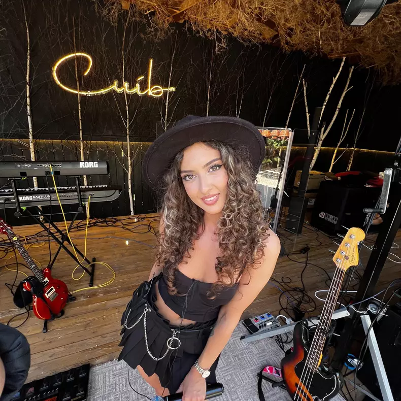 aurora ghinoiu artist