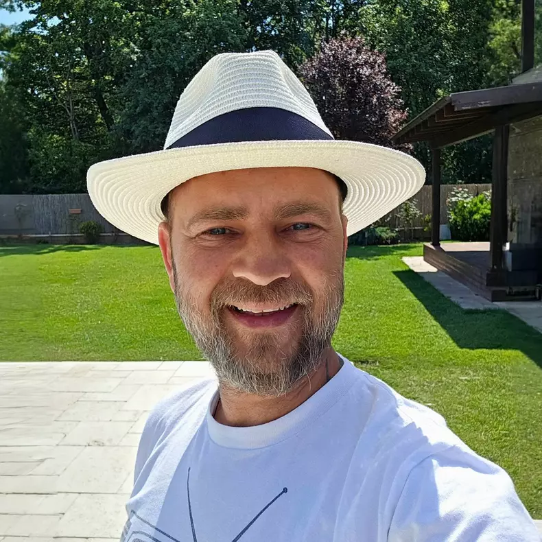 Cosmin Seleşi6