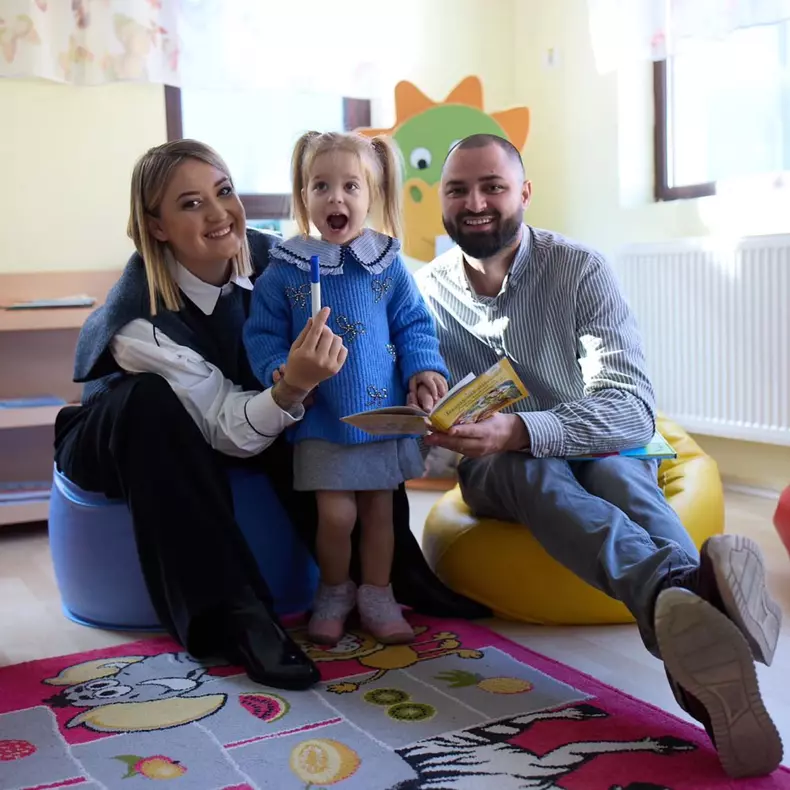 Roxana Blenche, Cătălin Bucur și fiica lor, Olivia (1)