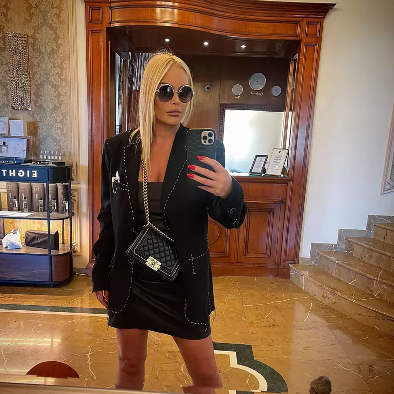 vica blochina selfie