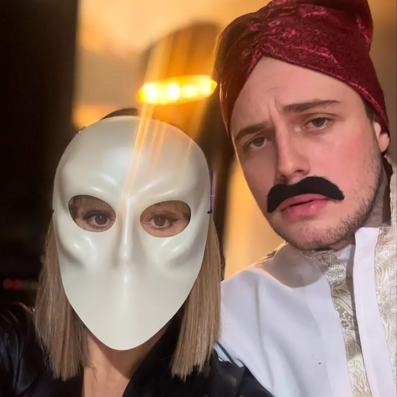 andreea esca si aris eram mascati