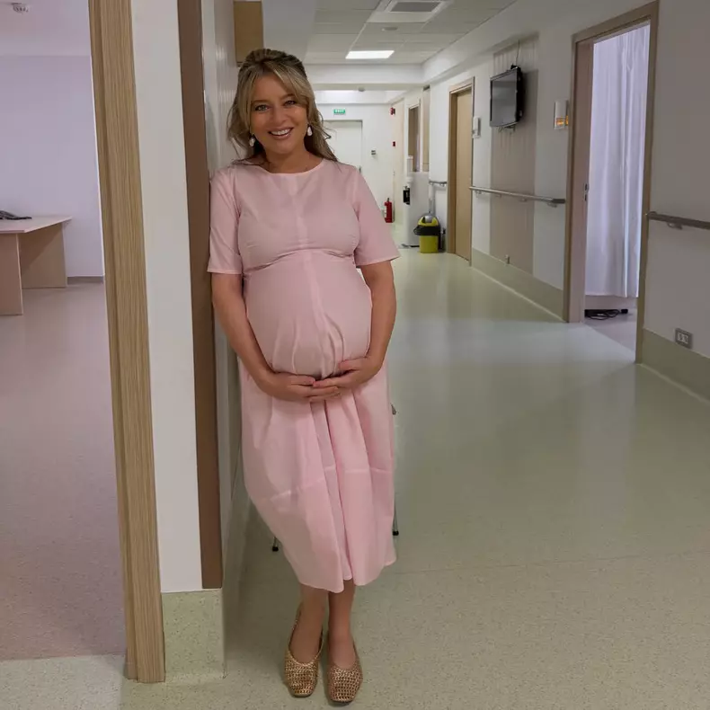 Laura Cosoi însărcinată cu a cincea fetiță