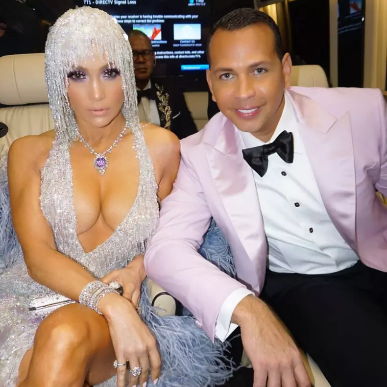 Jennifer-Lopez-și-Alex-Rodriguez-@jlo-1024x1024