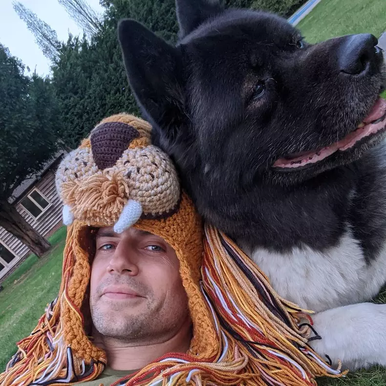 Cum-a-fost-Henry-Cavill-actorul-din-„The-Witcher-salvat-de-cainele-lui-1