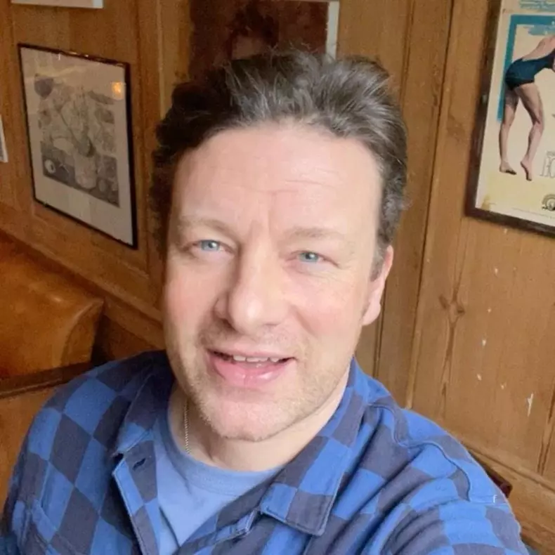Jamie Oliver și soția sa și-au reînnoit jurămintele de nuntă în Maldive. Cine a participat la ceremonia specială