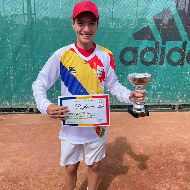 Cum arată acum fiul lui Dan Capatos. Andrei se laudă cu premii importante în tenis, la doar 12 ani