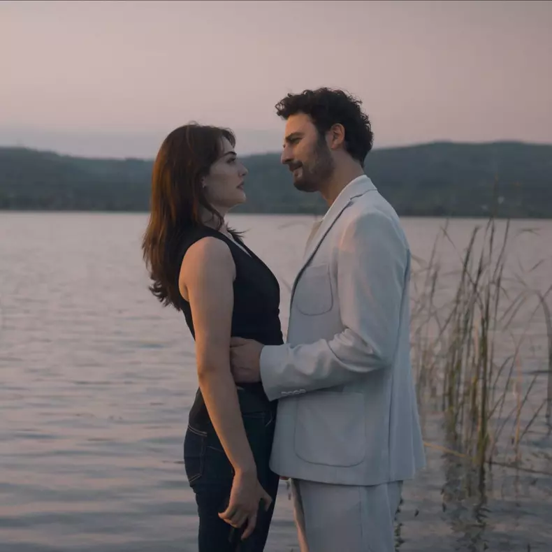 Esra Bilgiç și Birkan Sokullu