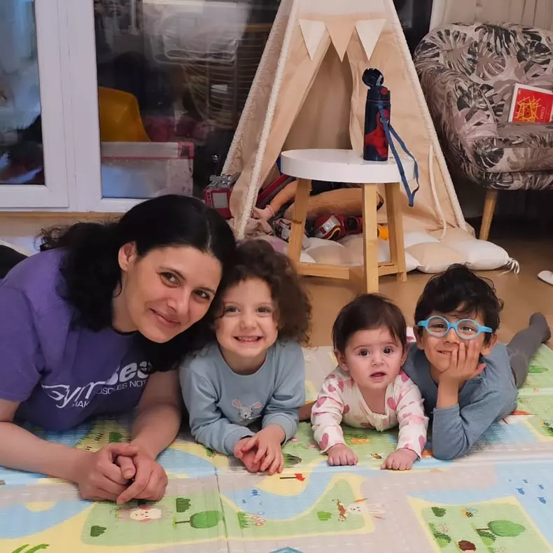 Ramona Păuleanu, imagini de la serbarea gemenilor ei   (2)