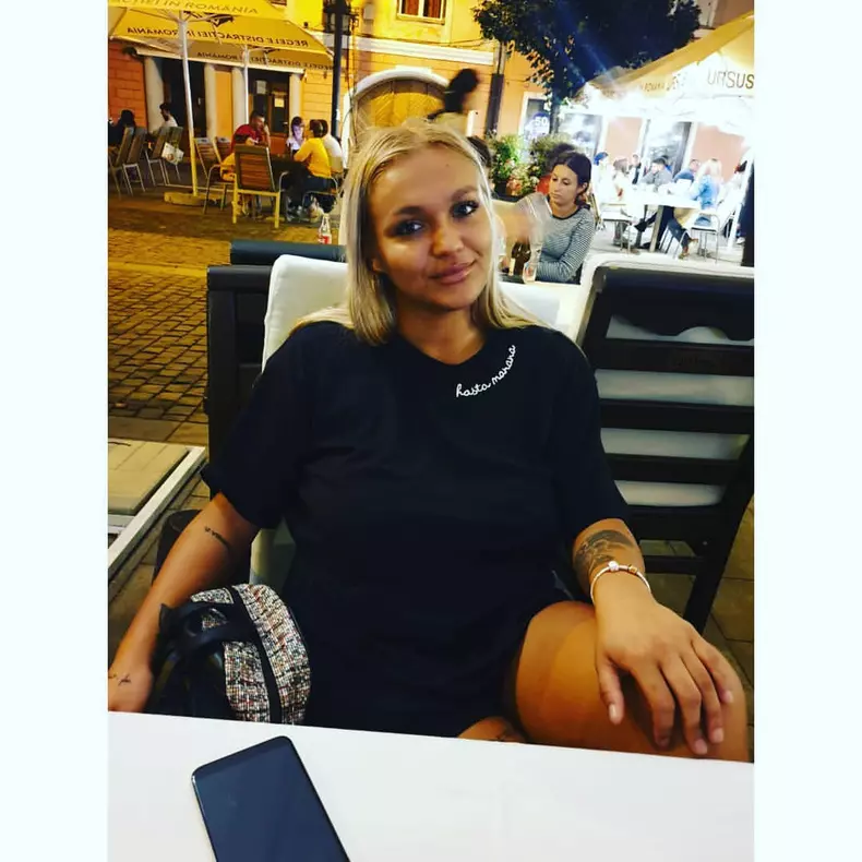 Cum arăta Ella de la Insula iubirii înainte de operațiile estetice  (2)