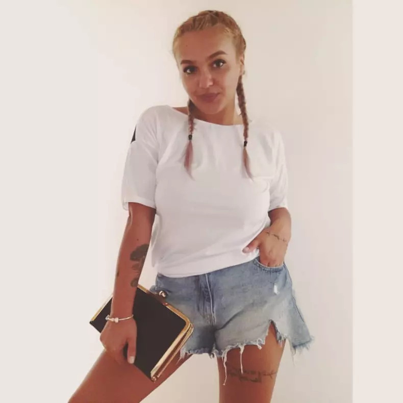 Cum arăta Ella de la Insula iubirii înainte de operațiile estetice  (3)