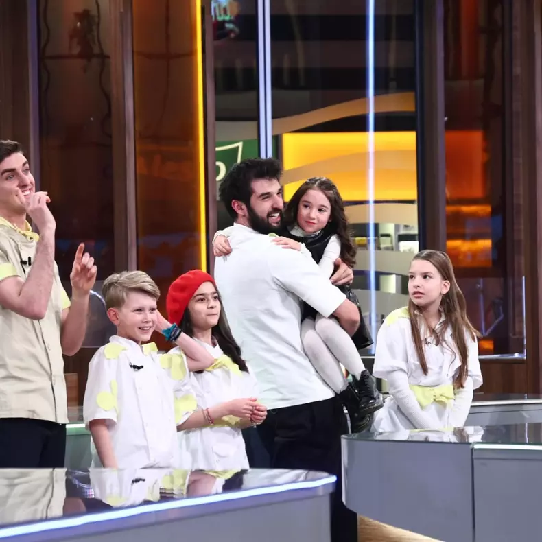 chef-richard-abou-zaki-fiica-carlotta-carlottina-aparitie-tv-chefi-la-cutite-viitorul-are-gust (11)