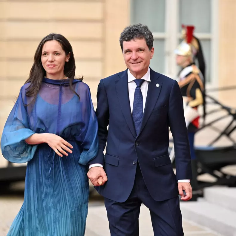 Cum a apărut Mirabela Grădinaru la Romanian Fashion Week. Partenera lui Nicușor Dan a urmărit prezentările din public: „Designerii au nevoie de libertate creativă”