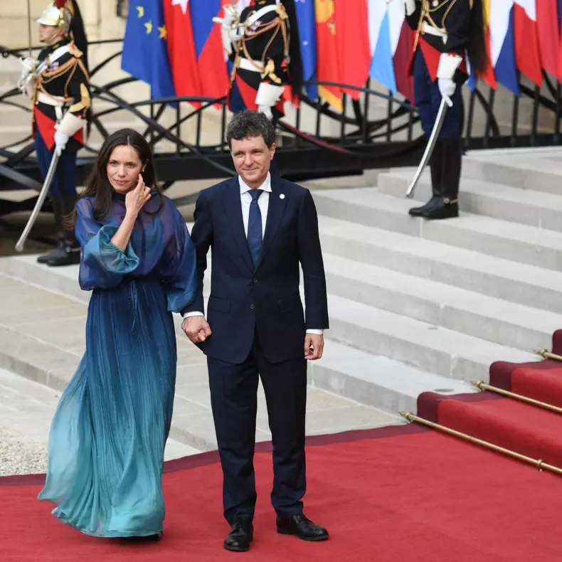 Cum a apărut Mirabela Grădinaru la Romanian Fashion Week. Partenera lui Nicușor Dan a urmărit prezentările din public: „Designerii au nevoie de libertate creativă”
