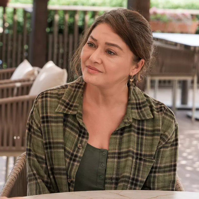 nurgul-yesilcay-noul-serial-omur-usta (4)