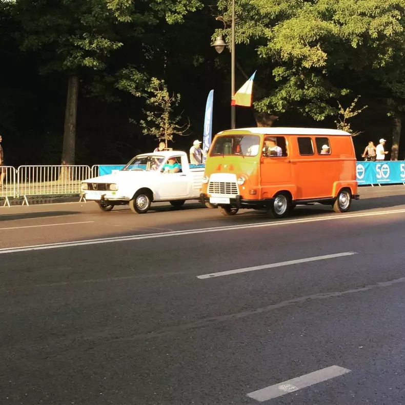 Dacia 50 de ani toate masinile parada033