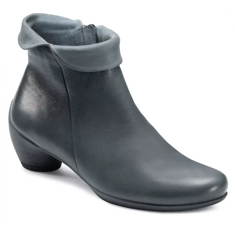 Botine albastre de dama, pret  579.90 ron 