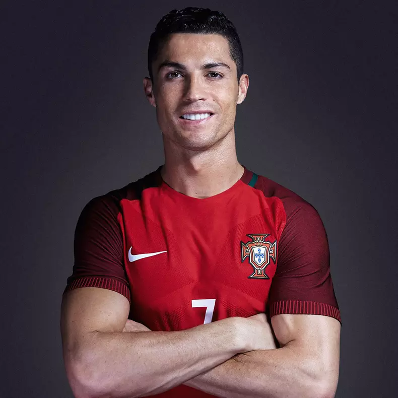 Cristiano Ronaldo a devenit tata de gemeni 1