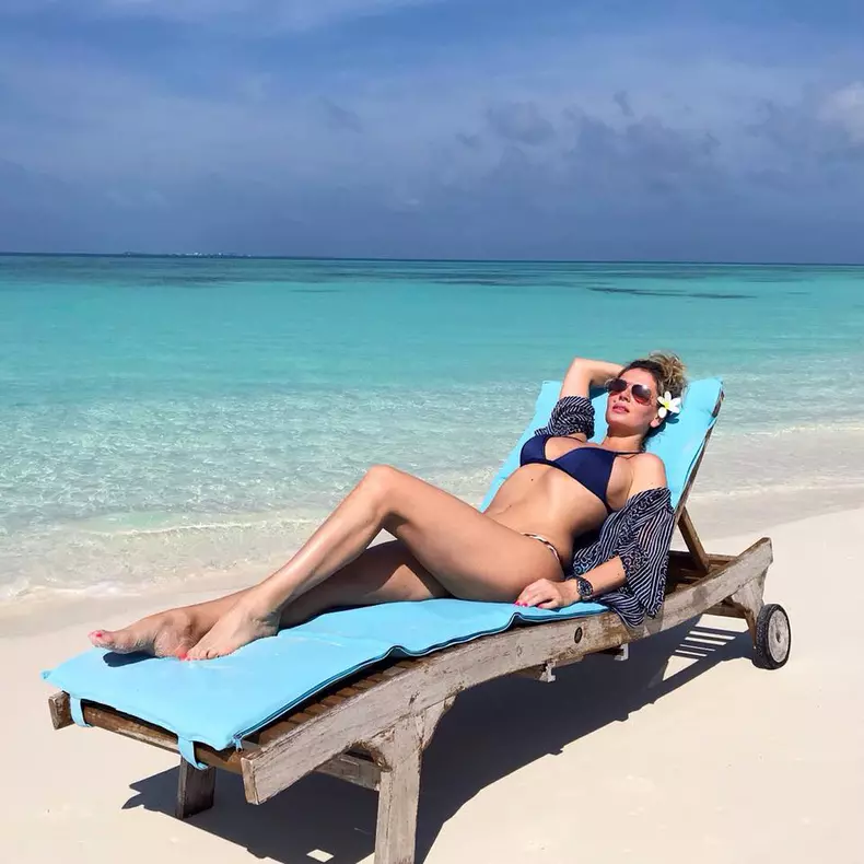 Andreea Banica in costum de baie