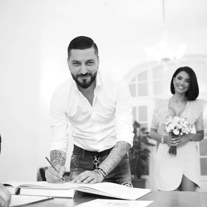 Adelina Pestrițu s-a căsătorit civil