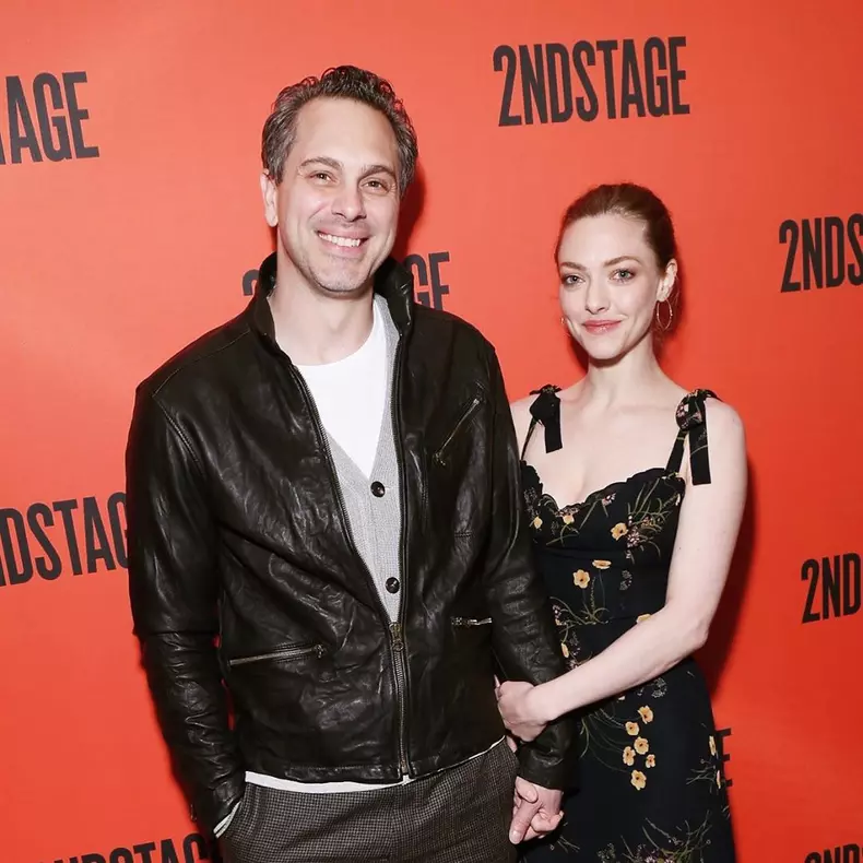 Amanda Seyfried și Thomas Sadoski