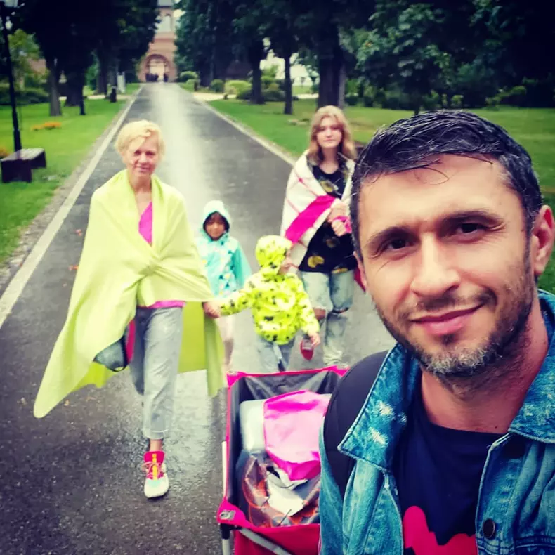 Dana Nălbaru, Dragoș Bucur și copiii lor, Sofia, Roxana și Kadri