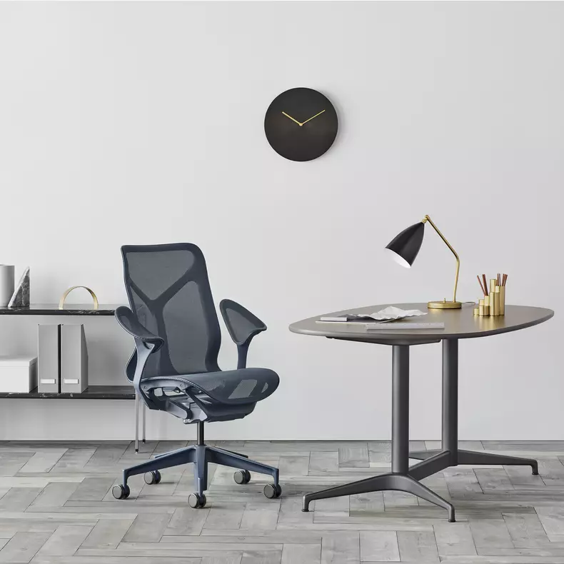 Scaunul Cosm de la Herman Miller (2)