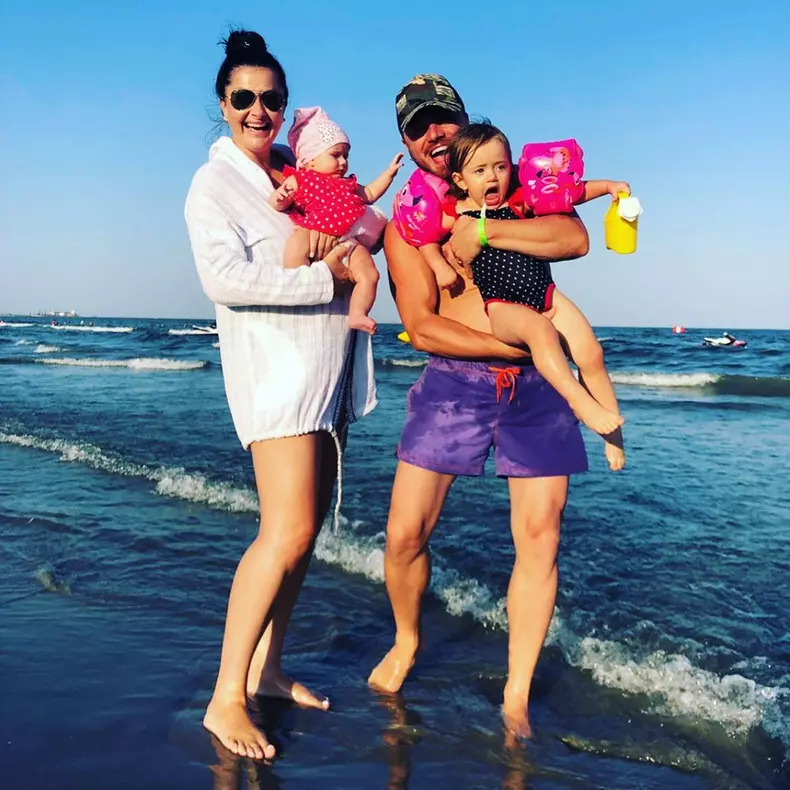 Gabriela Cristea, Tavi Clonda și fiicele lor Victoria și Iris