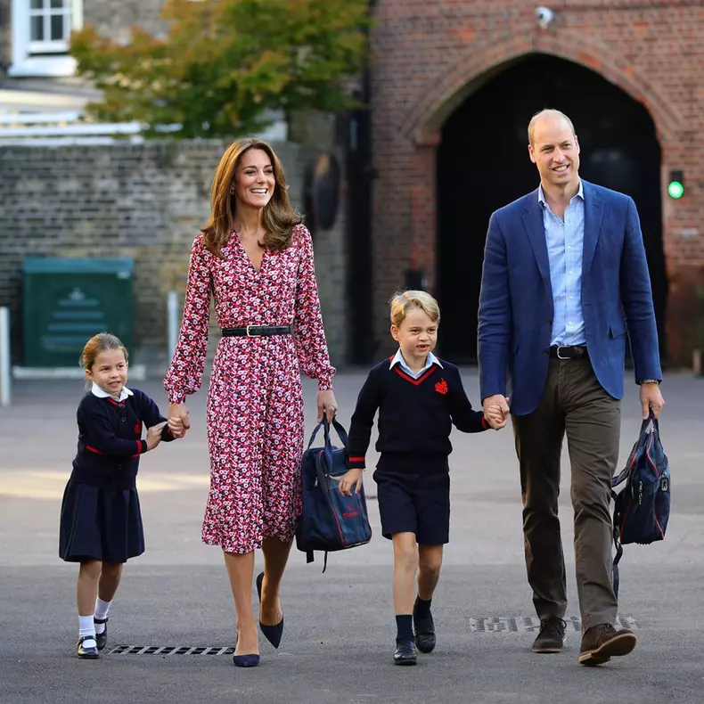 Kate Middleton, Prințul William, Prințesa Charlotte, Prințul George și Helen Haslem