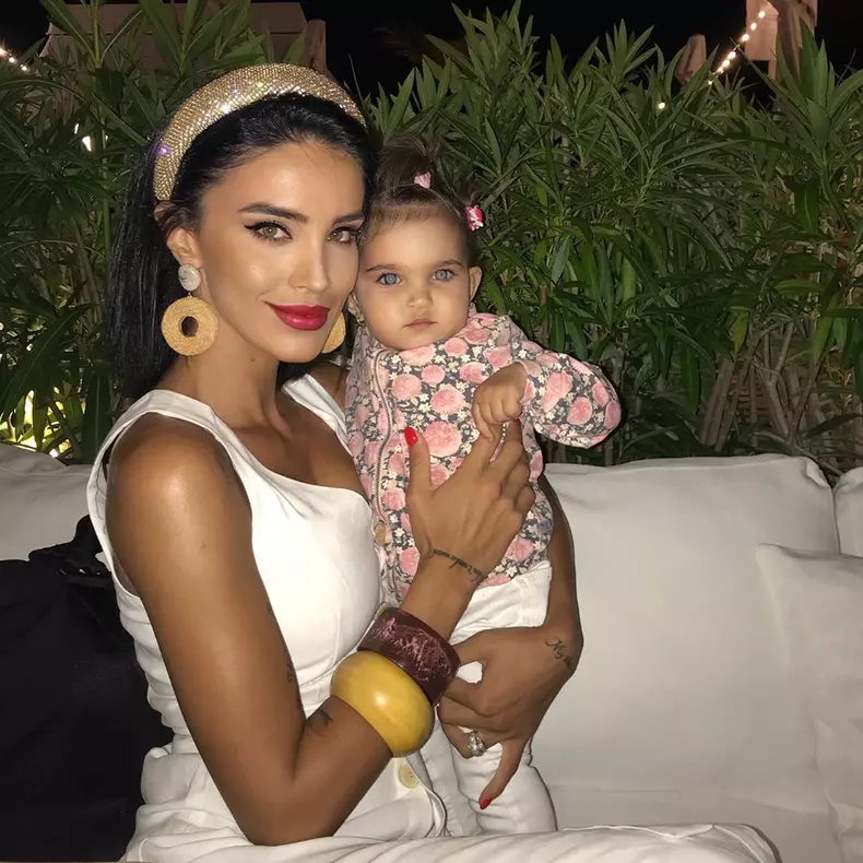 Adelina Pestrițu și fiica ei Zenaida