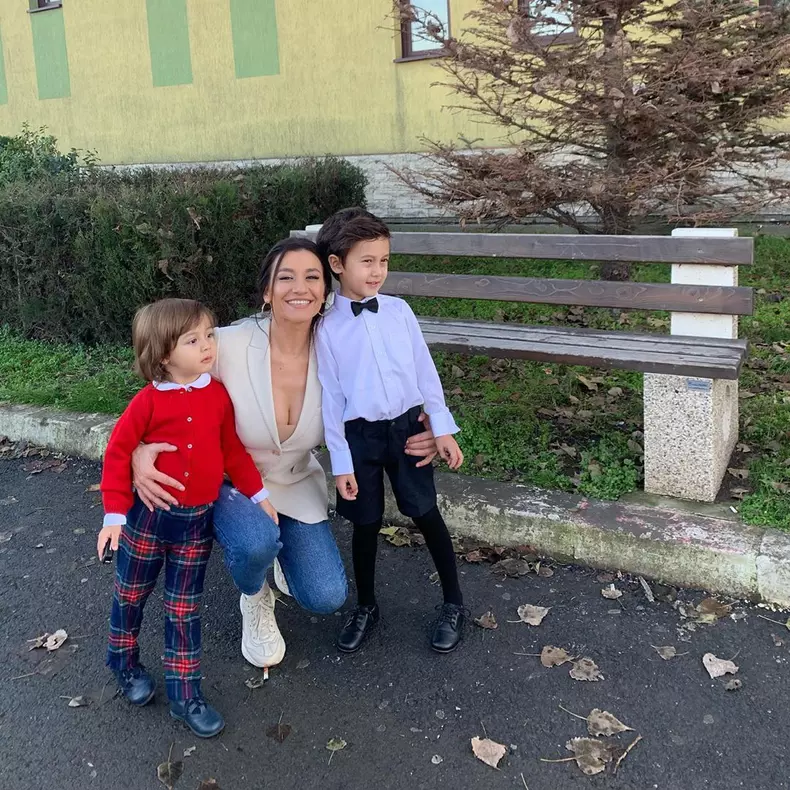 Claudia Pătrășcanu și fiii ei
