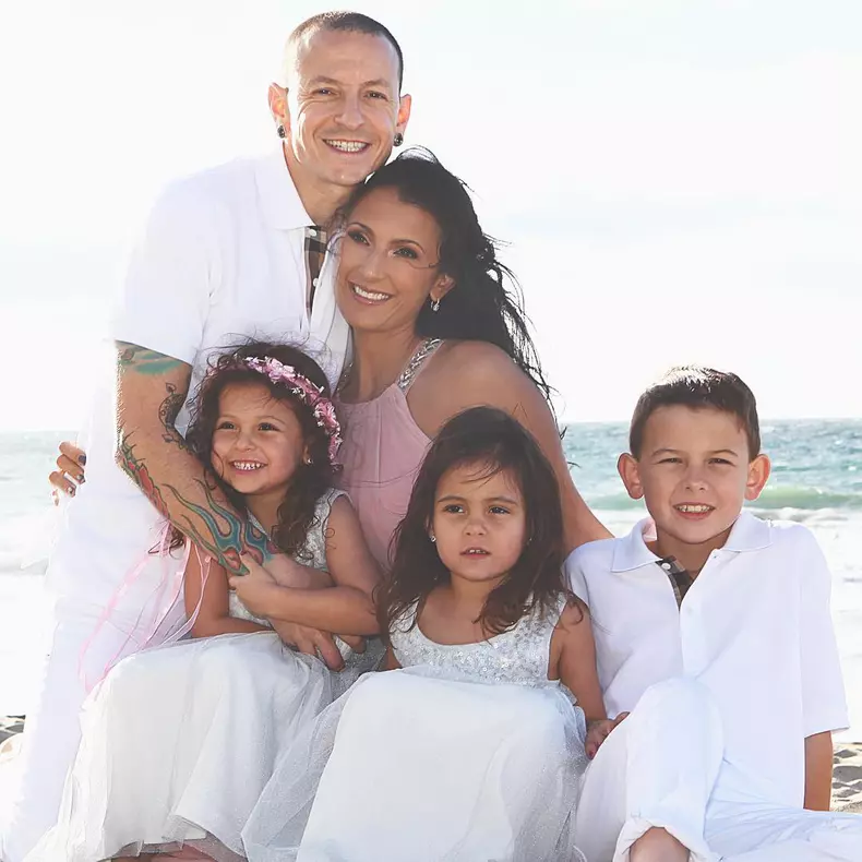 Talinda și Chester Bennington și copiii lor (1)