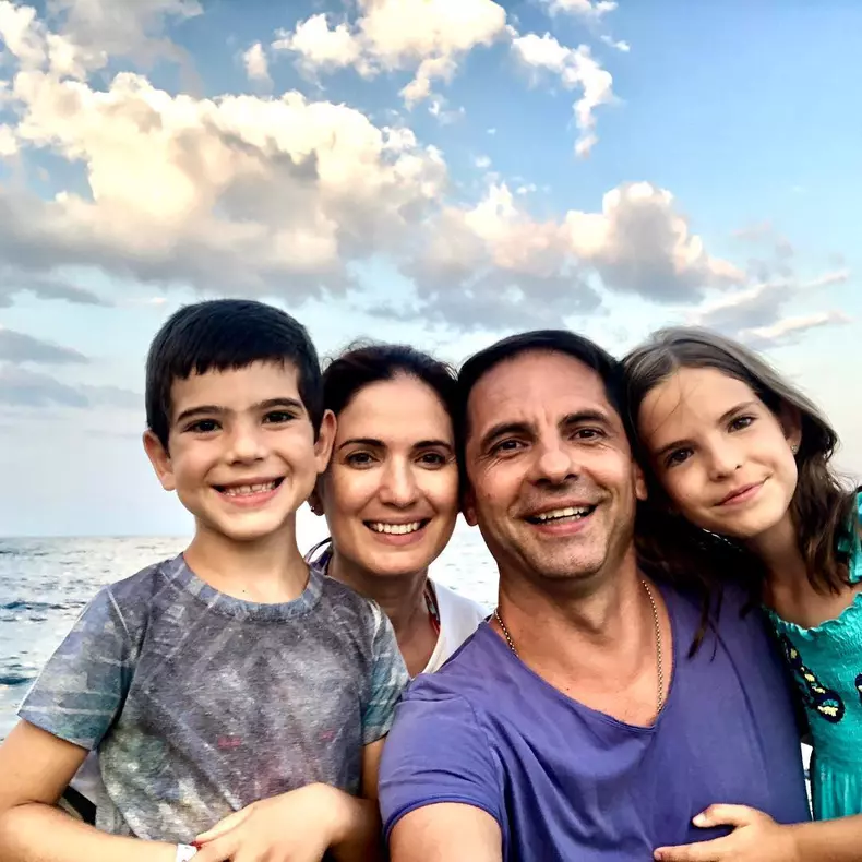 Dan Negru și familia lui