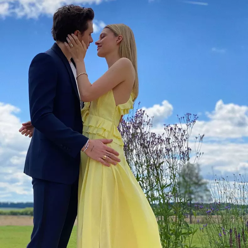 Nicola Peltz și Brooklyn Bekcham