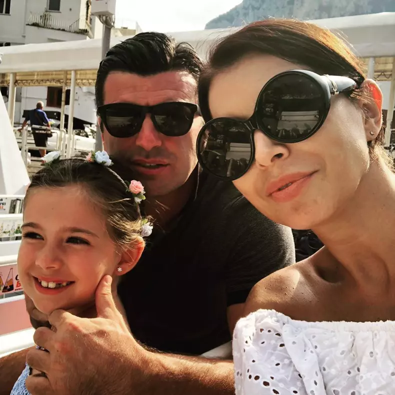 Simona Pătruleasa, soțul ei Sabin Ivanof și fiica lor Ingrid