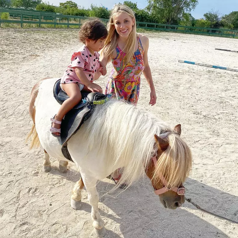 Andreea Ibacka și fiica ei Namiko