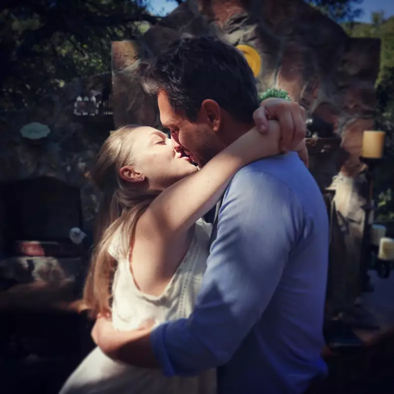 Amanda Seyfried și Thomas Sadoski