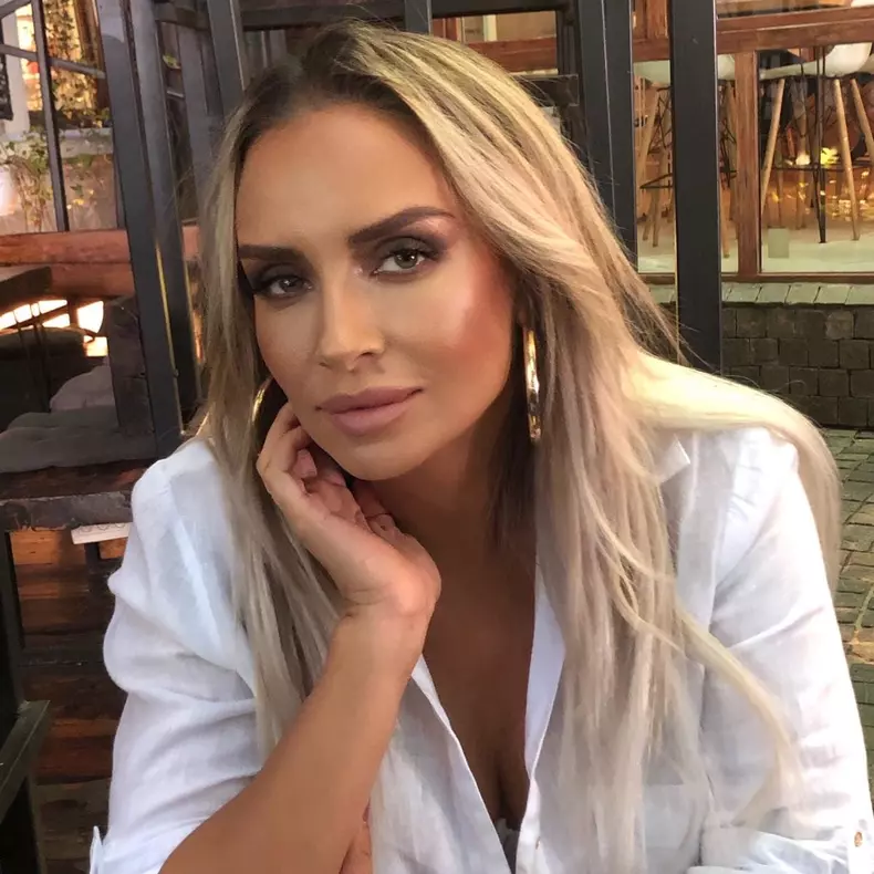 adina halas bravo ai stil 1