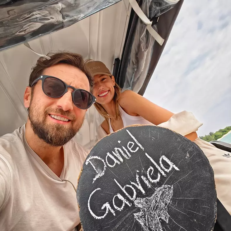 dani otil si sotia gabriela in maldive 4