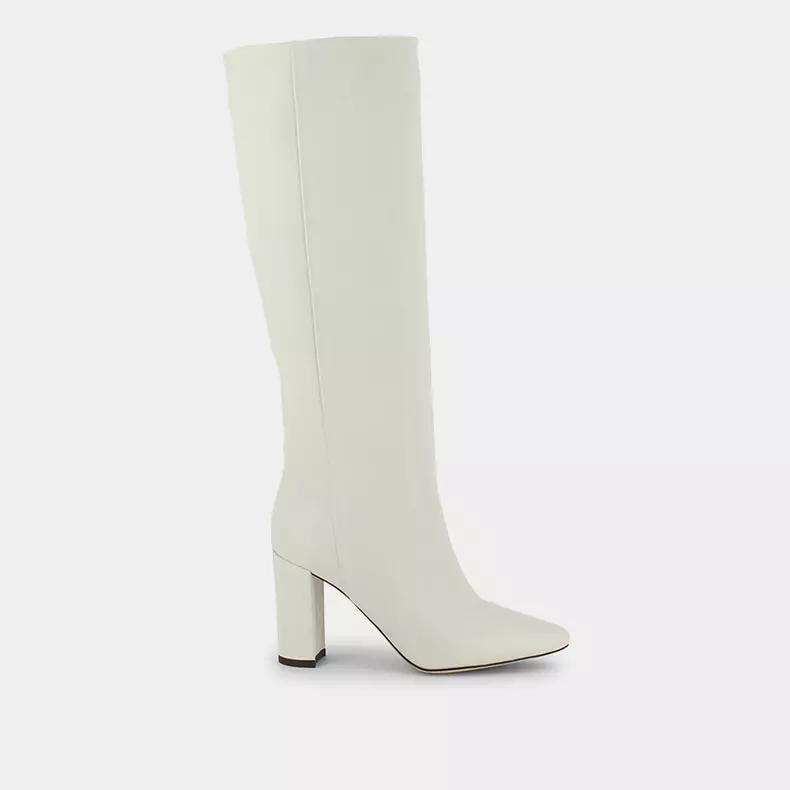 5. Cizme din piele, Jonak, 1.300 lei, magazinul Gerard Darel