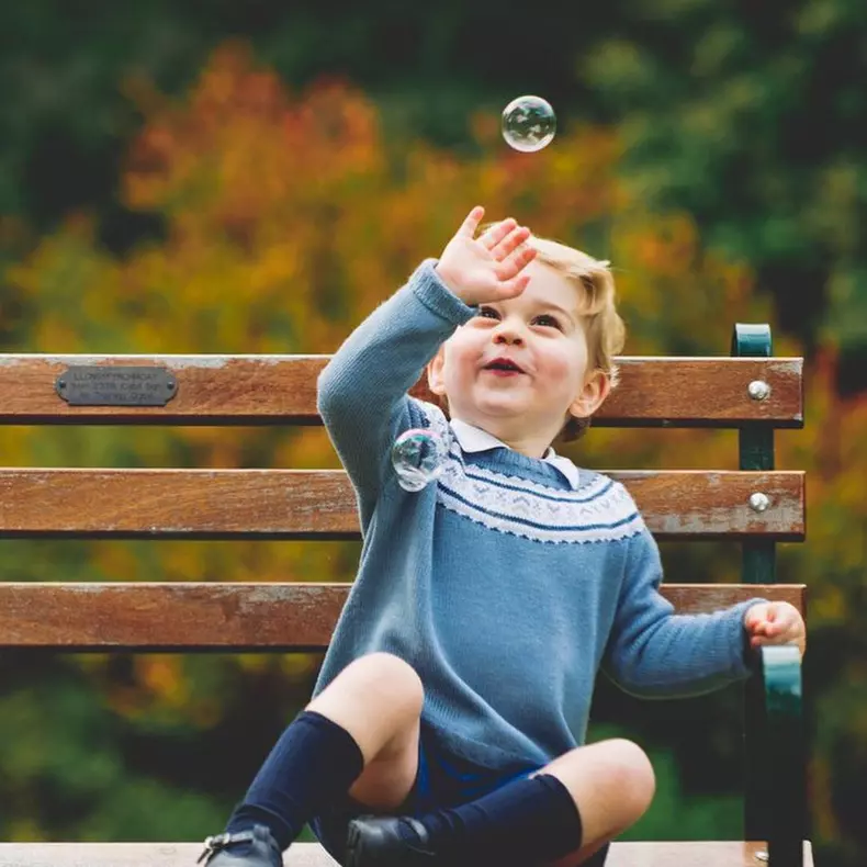 Printul George intr-o ipostaza adorabila