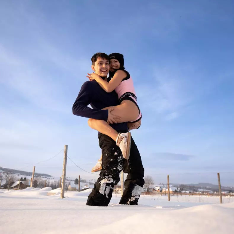 8. Diana Bulimar și Radu Dumitrache