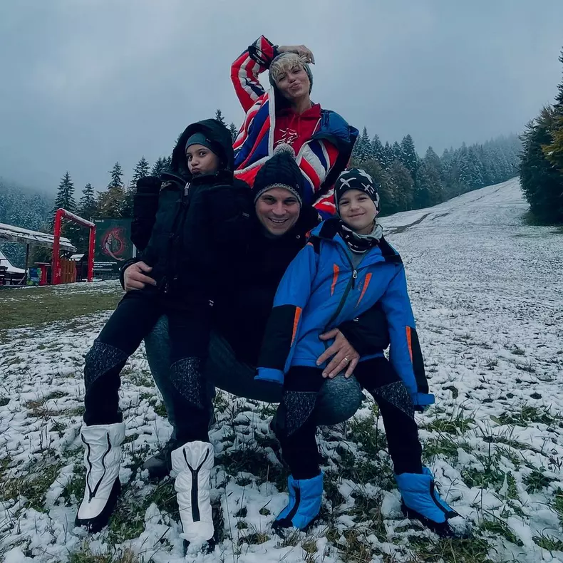 Giulia Anghelescu, Vlad Huidu și cei doi copii