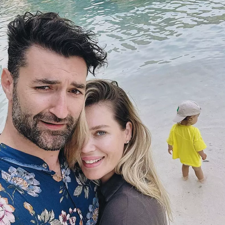 Smiley, Gina Pistol și fiica lor