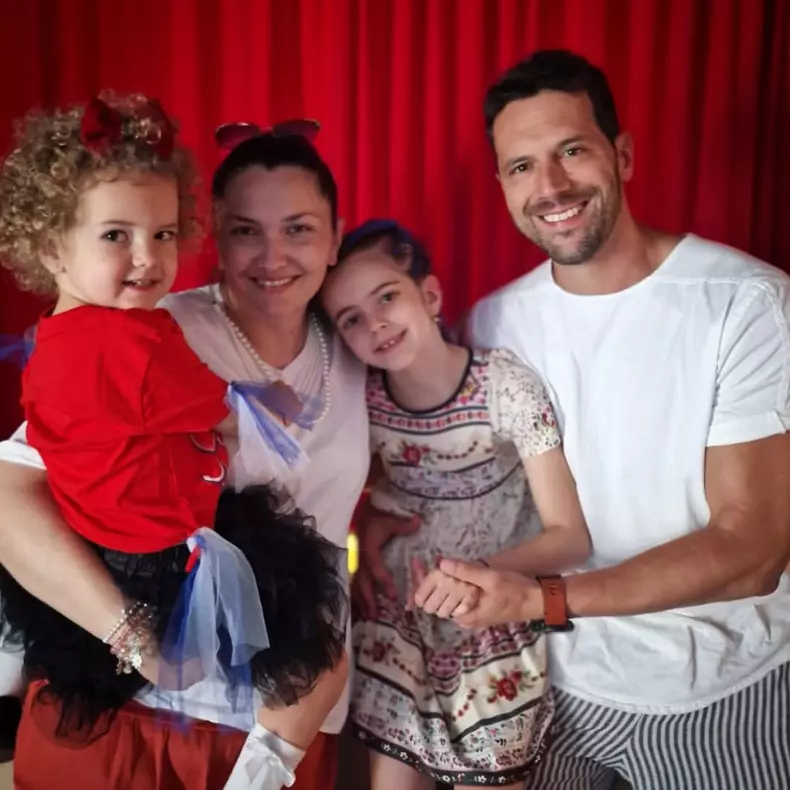 10. Adrian Nartea și familia