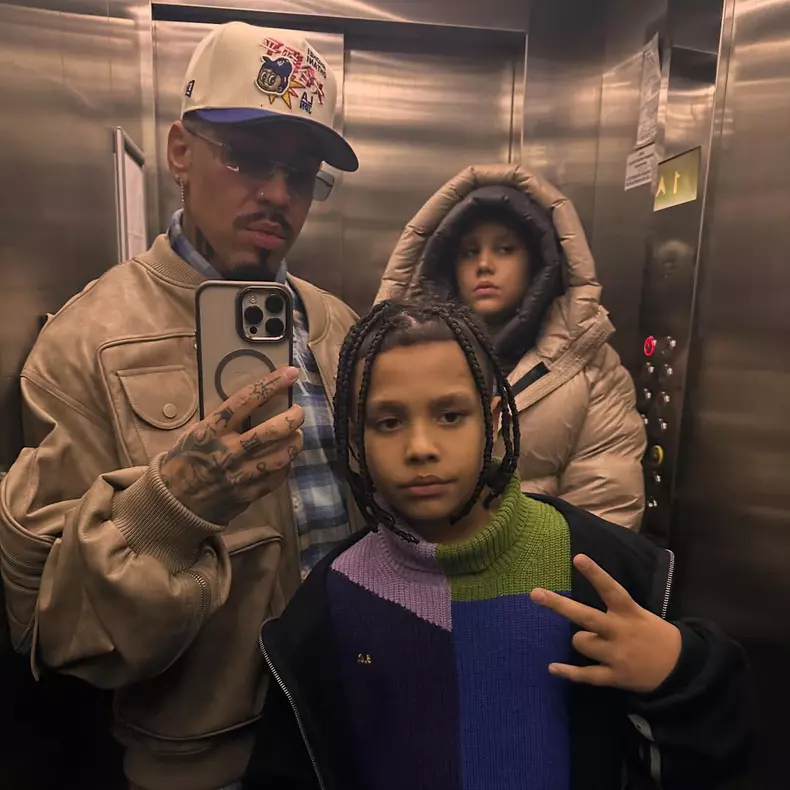 Alex Velea și cei doi copii