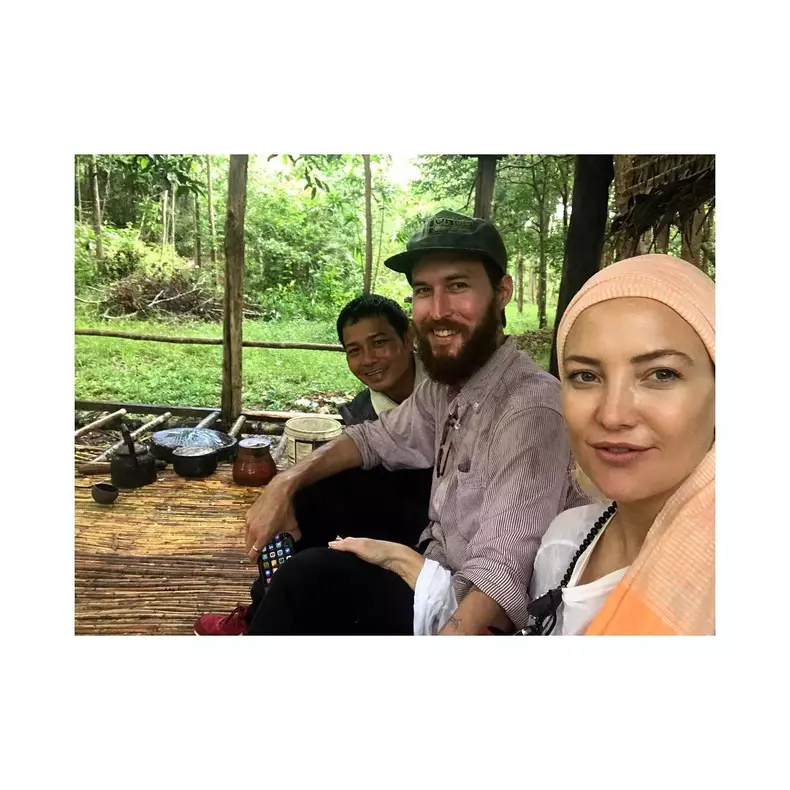 Kate Hudson explorează Cambodgia alături de noul ei iubit (3)