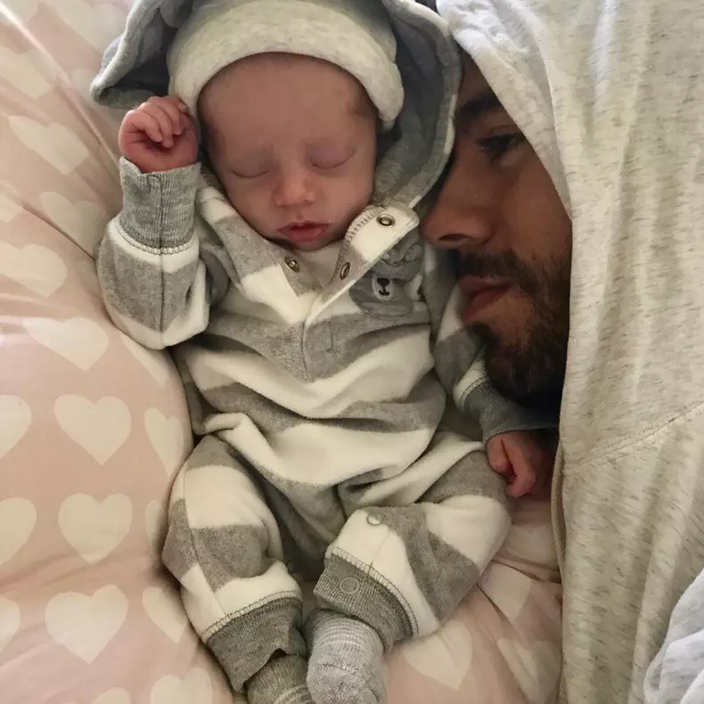 Enrique Iglesias şi Anna Kournikova au postat primele imagini cu gemenii (1)