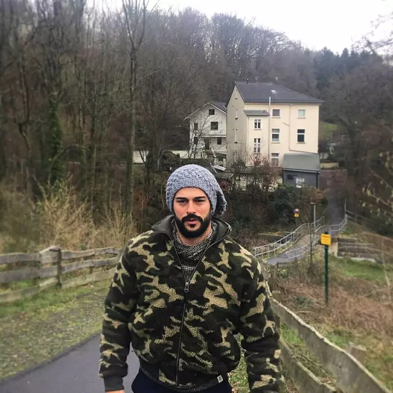 Unde au fost plecaţi la începutul anului Burak Özçivit şi soţia sa, Fahriye (2)