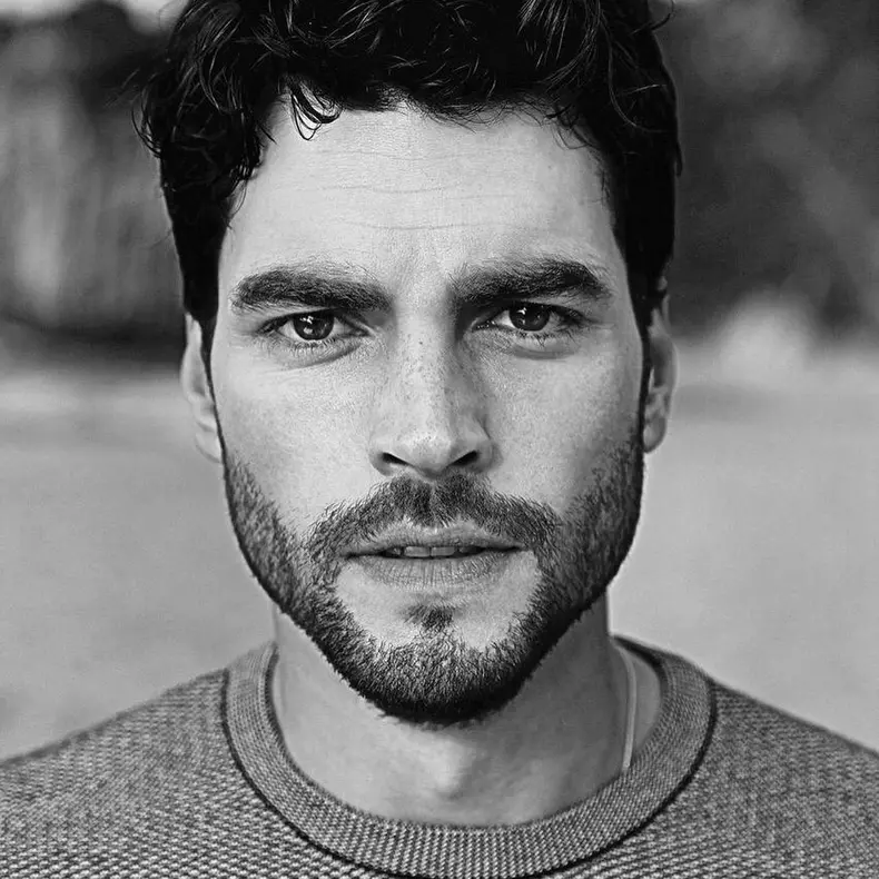 Akin Akinözü (4)