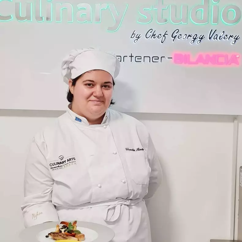 Cum-a-reusit-Claudia-Radu-de-la-„Chefi-la-cutite-sa-slabeasca-20-de-kilograme-3